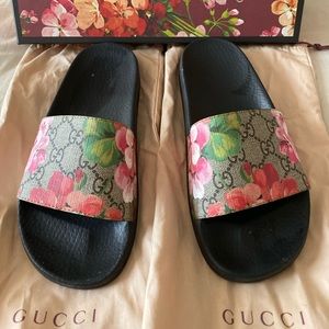 Gucci Pursuit Slide Sandal